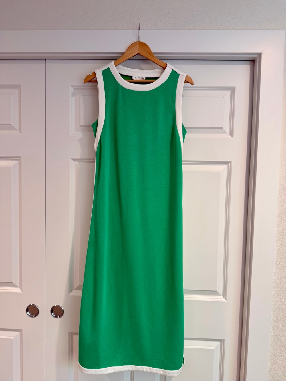 entro Green Sleeveless Shift Dress with White Trim